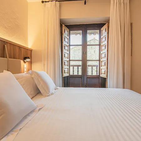 酒店 Bestprice Santillana 2*