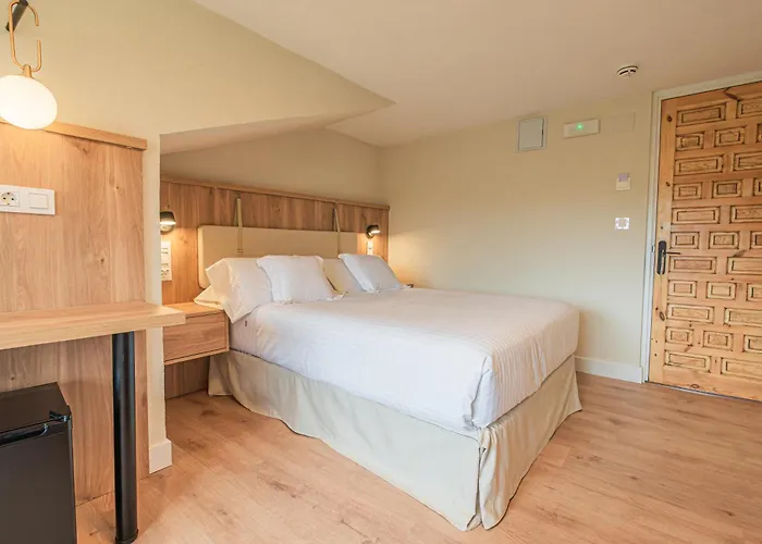 Bestprice Santillana Hotel