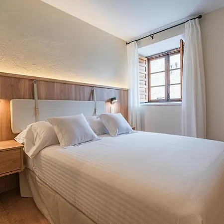 R Santillana Hotel 2*