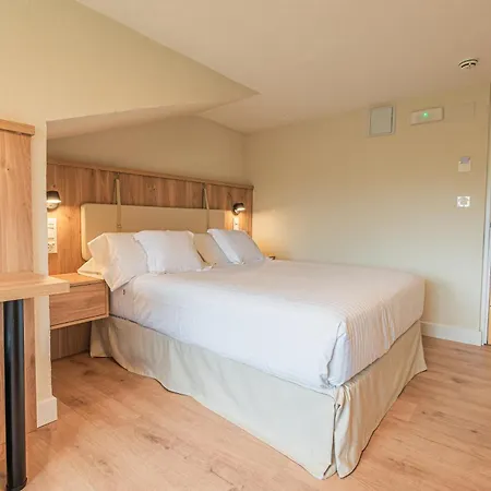 R Santillana Hotel