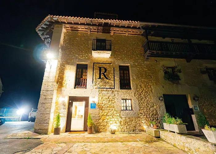 Bestprice Santillana Hotel 2*